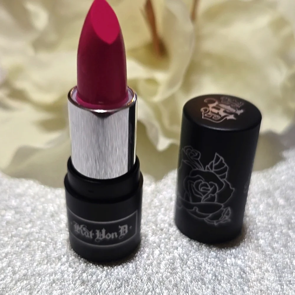 ❇️🧚♀️BACKSTAGE BAMBI Kat VON D RARE MINI Painted Lipstick NWOBox - Picture 3 of 4